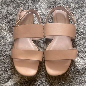 A new day womens size 6.5 flat sandals